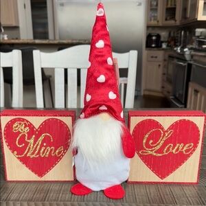 Valentines Day Gnome Decor